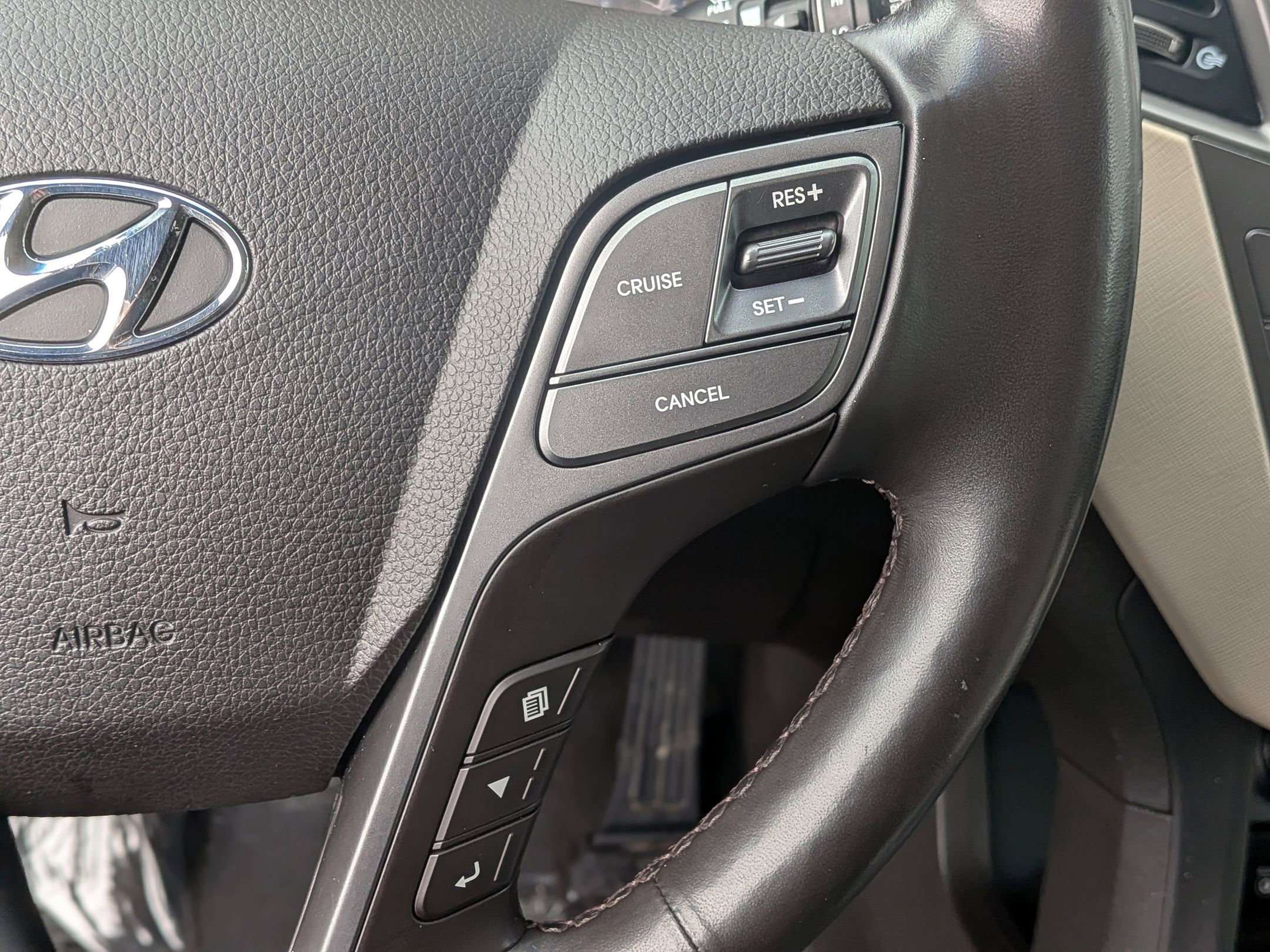 Used 2018 Hyundai Santa Fe Sport image 23