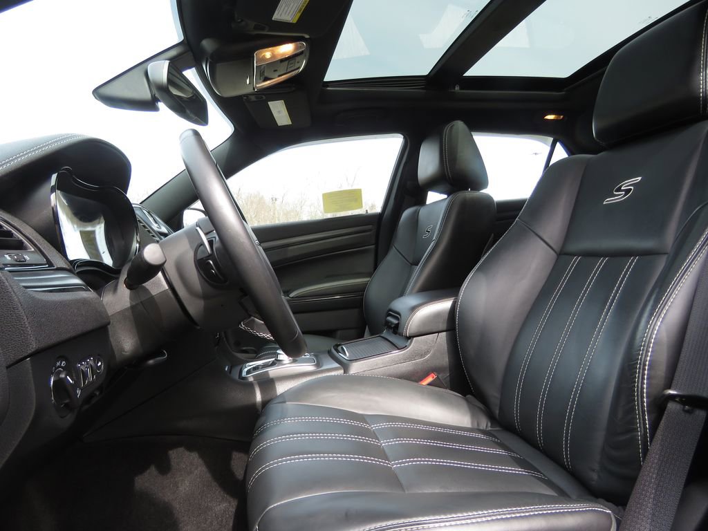 Used 2016 Chrysler 300 S w/ 300S Premium Group image 10