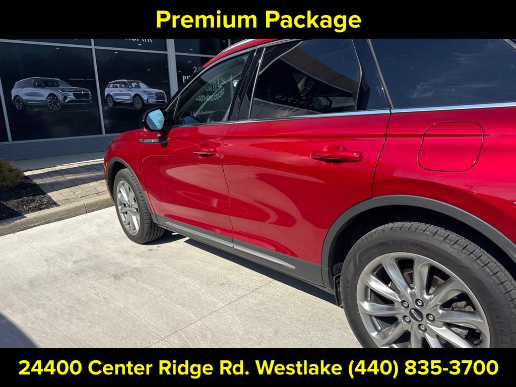 Used 2022 Lincoln Corsair AWD w/ Premium Package image 13