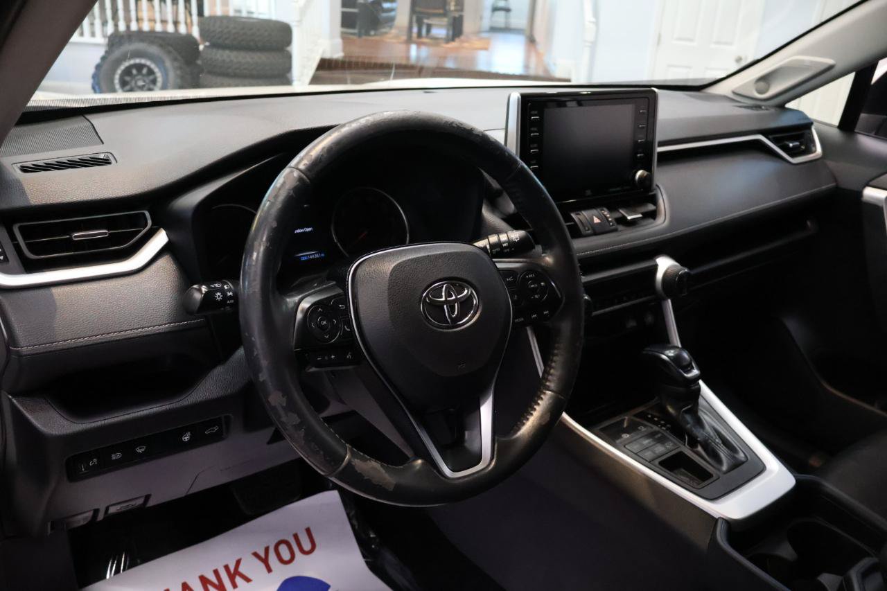 Used 2020 Toyota RAV4 XLE Premium AWD/4WD image 8