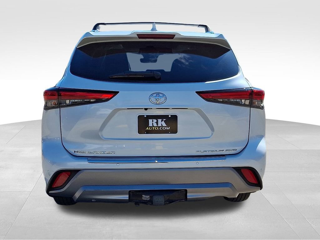 Used 2022 Toyota Highlander Platinum image 5