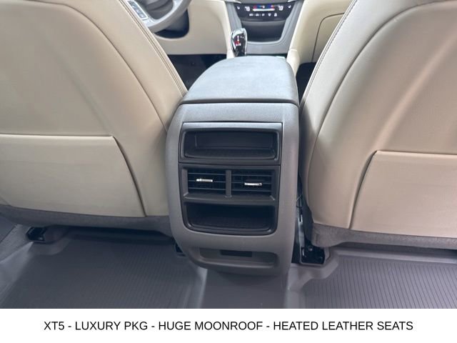 Used 2021 Cadillac XT5 Premium Luxury FWD image 12