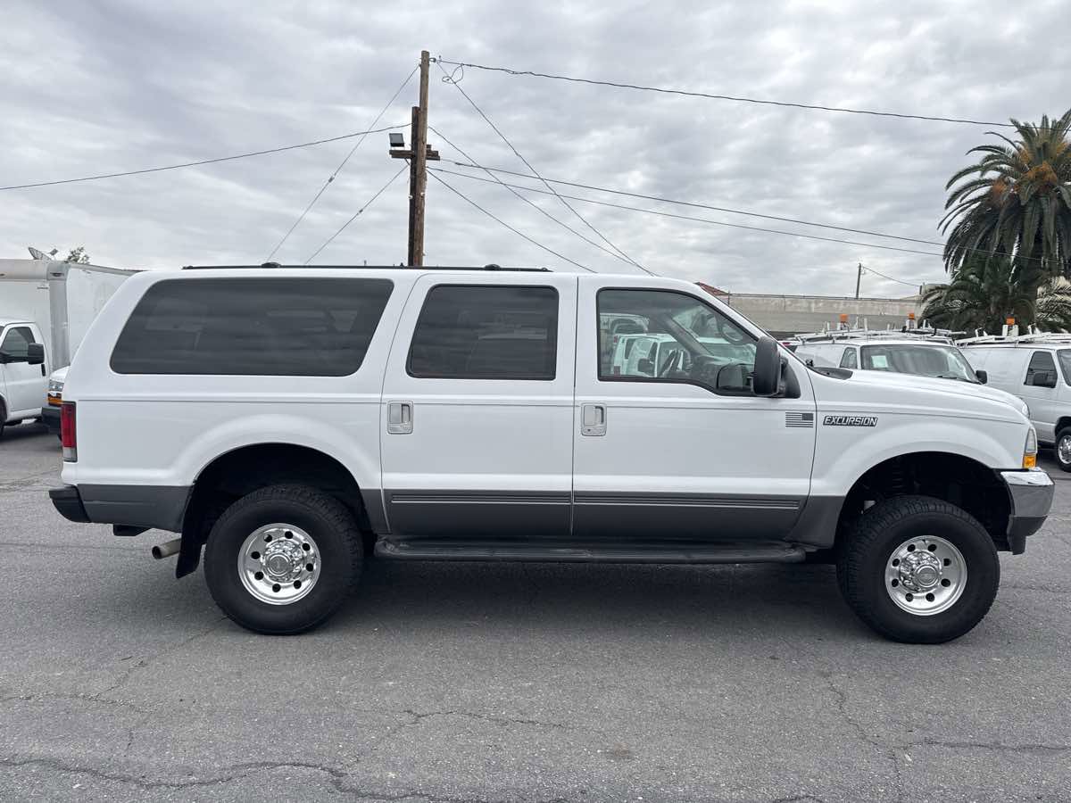 Used 2003 Ford Excursion XLT image 8