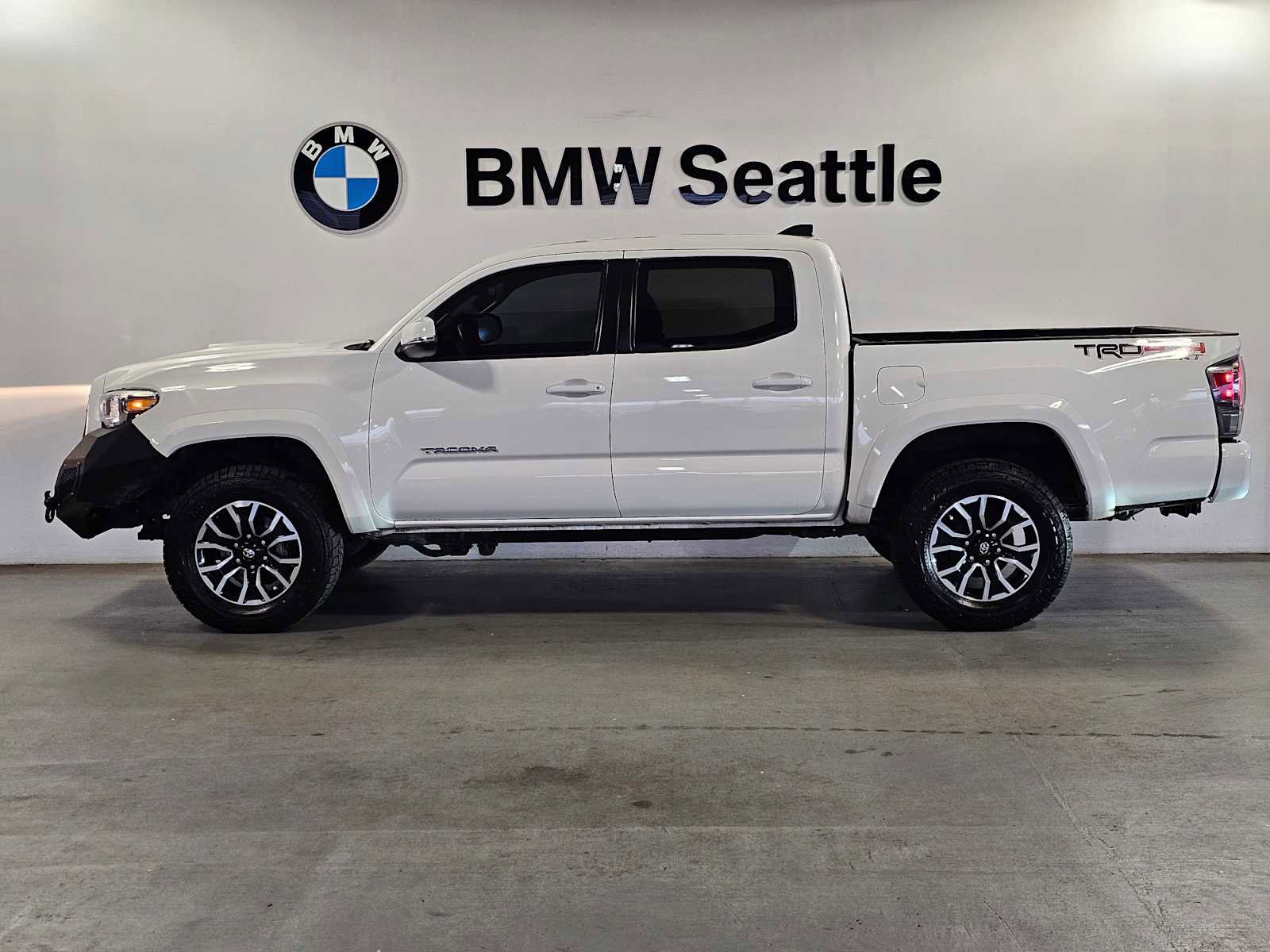 Used 2021 Toyota Tacoma TRD Sport w/ Technology Package image 3