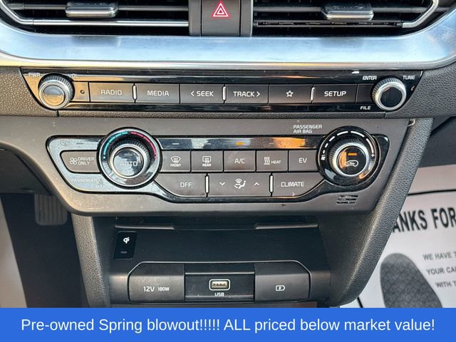 Used 2022 Kia Niro EX w/ Cold Weather Package FWD image 25