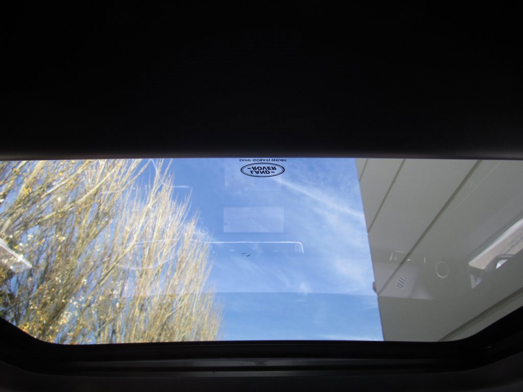 Used 2023 Land Rover Range Rover Evoque R-Dynamic SE image 28