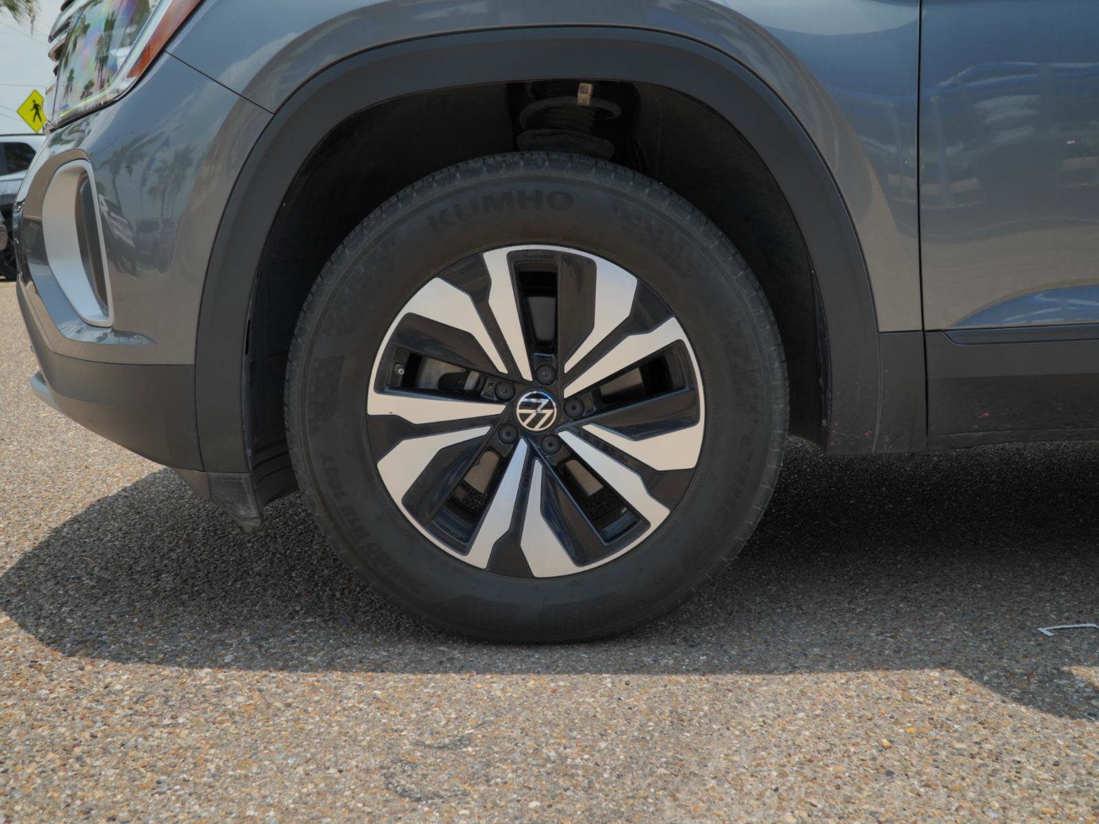 Used 2024 Volkswagen Atlas SE FWD image 10