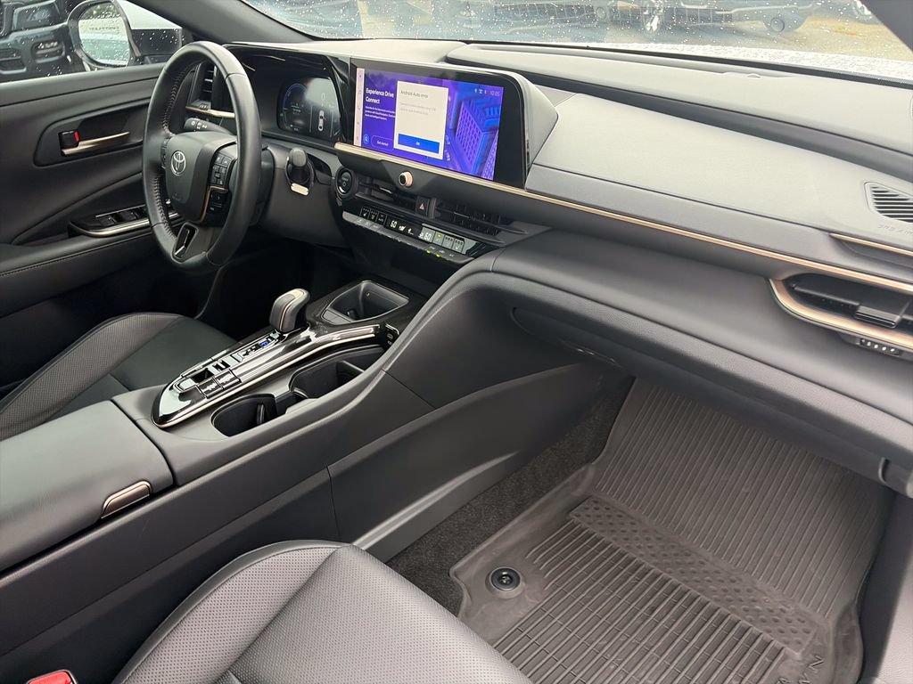 Used 2025 Toyota Crown AWD/4WD image 32