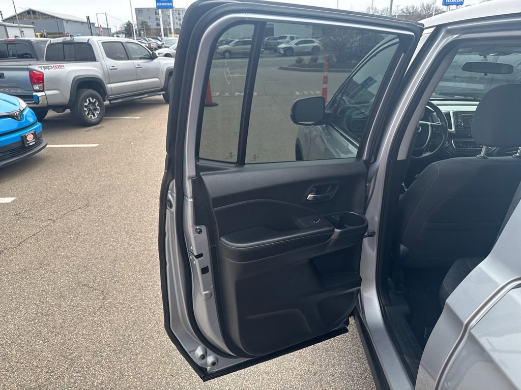Used 2017 Honda Ridgeline RTS image 36