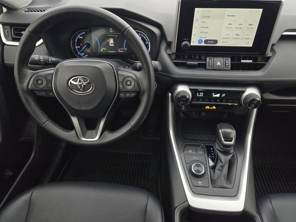 Used 2025 Toyota RAV4 XLE Premium image 29