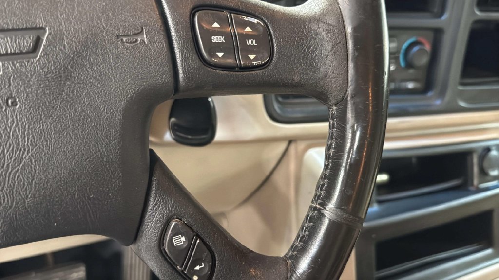 Used 2003 Chevrolet Suburban Z71 AWD/4WD image 23