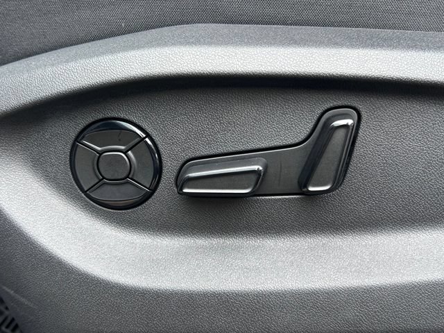 New 2026 Volkswagen Tiguan SE R-Line FWD image 18