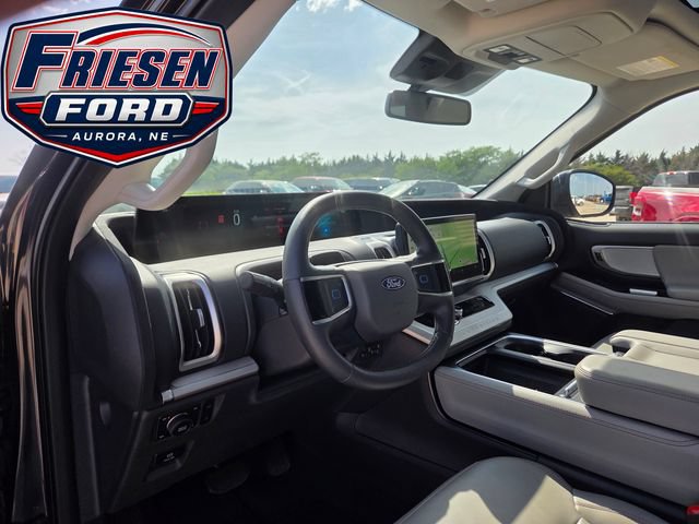 Used 2025 Ford Expedition Active AWD/4WD image 14