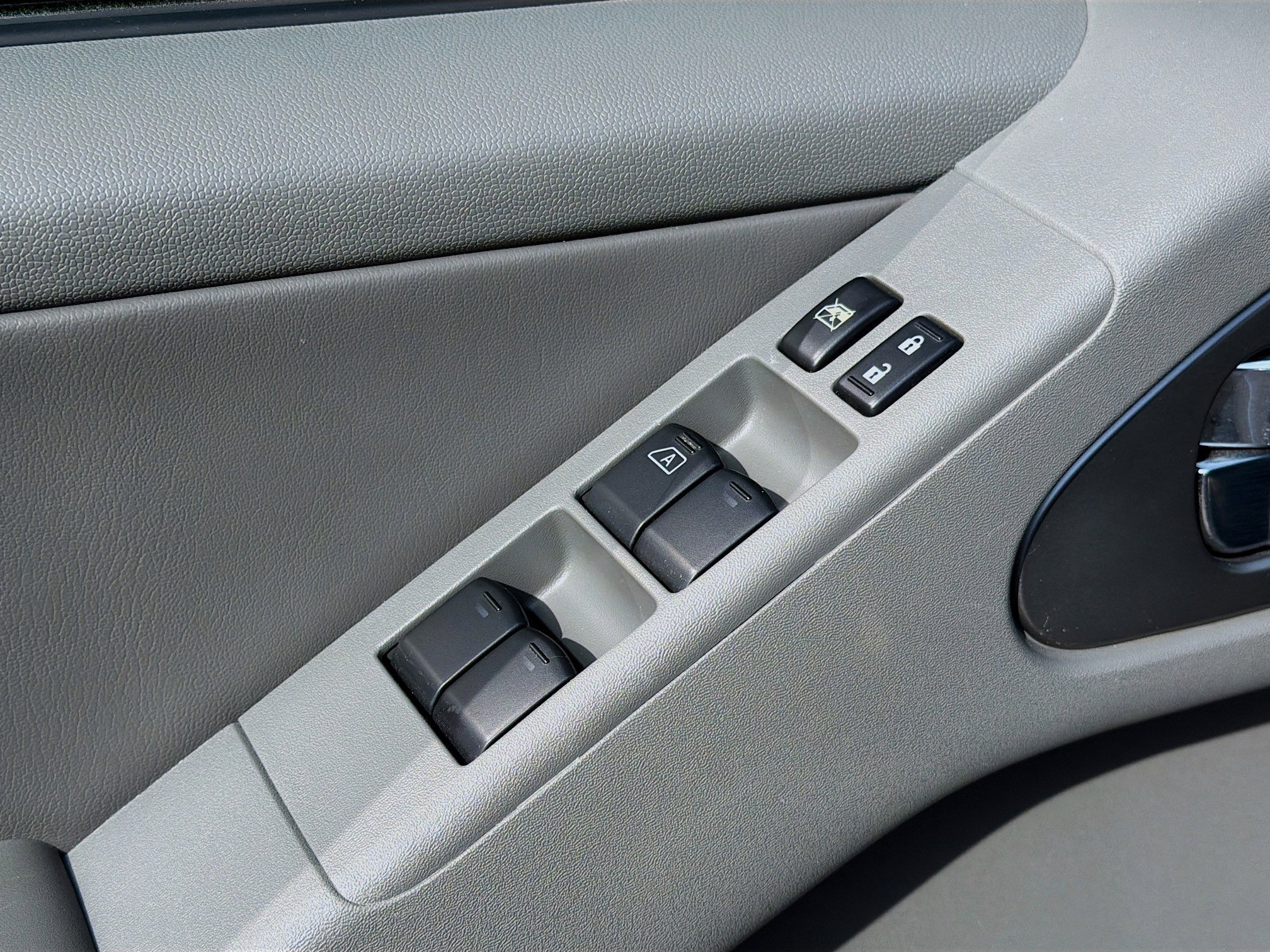 Used 2013 Nissan Frontier SL w/ Moonroof Pkg image 22