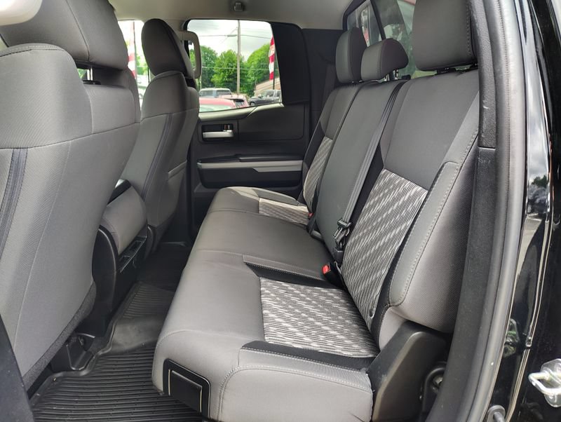 Used 2018 Toyota Tundra SR5 AWD/4WD image 9