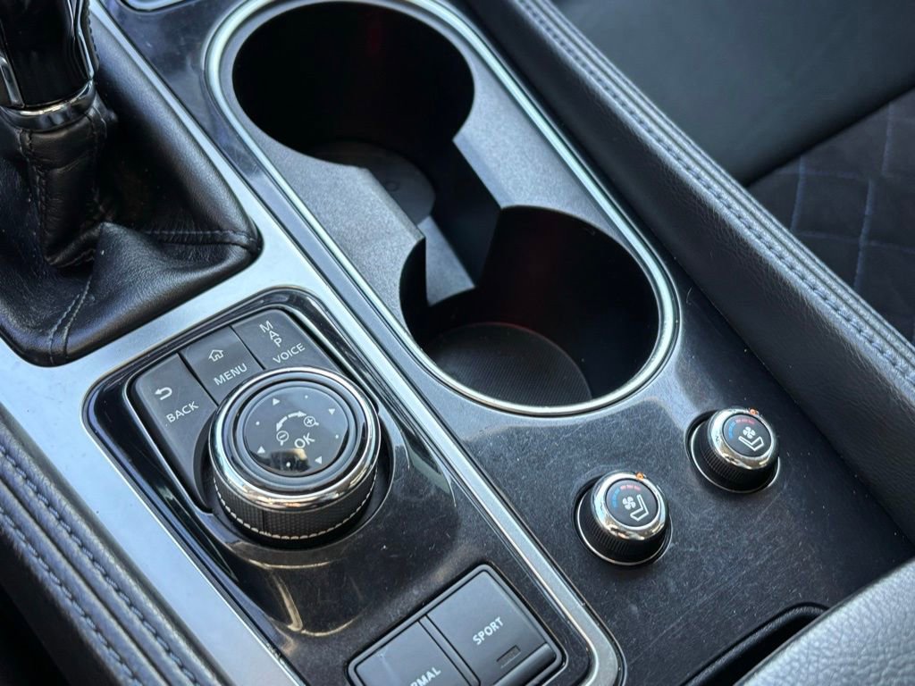 Used 2018 Nissan Maxima SR w/ Interior Lighting Package image 21