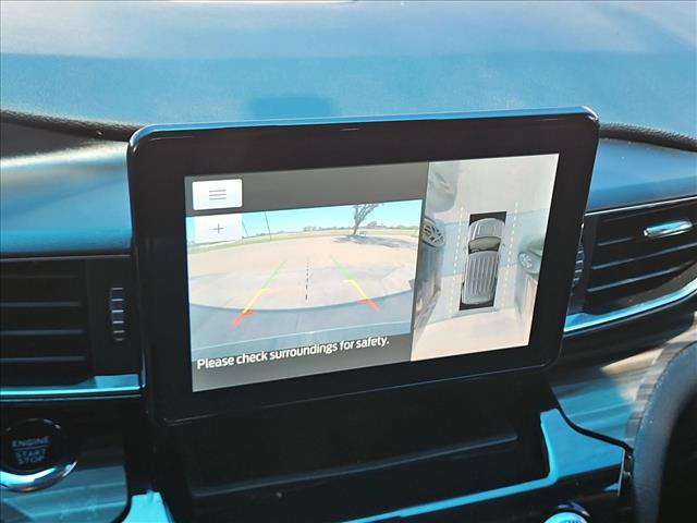Used 2022 Ford Explorer Limited w/ Equipment Group 301A AWD/4WD image 14