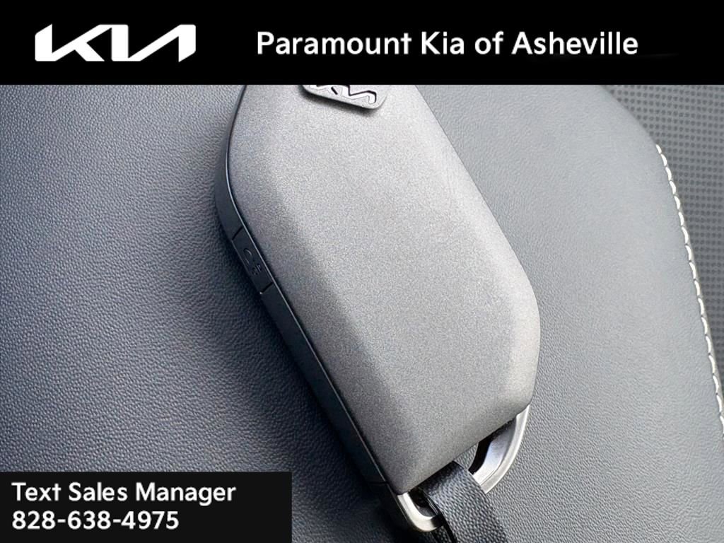 Used 2025 Kia K5 GT-Line w/ GT-Line Premium Package image 28