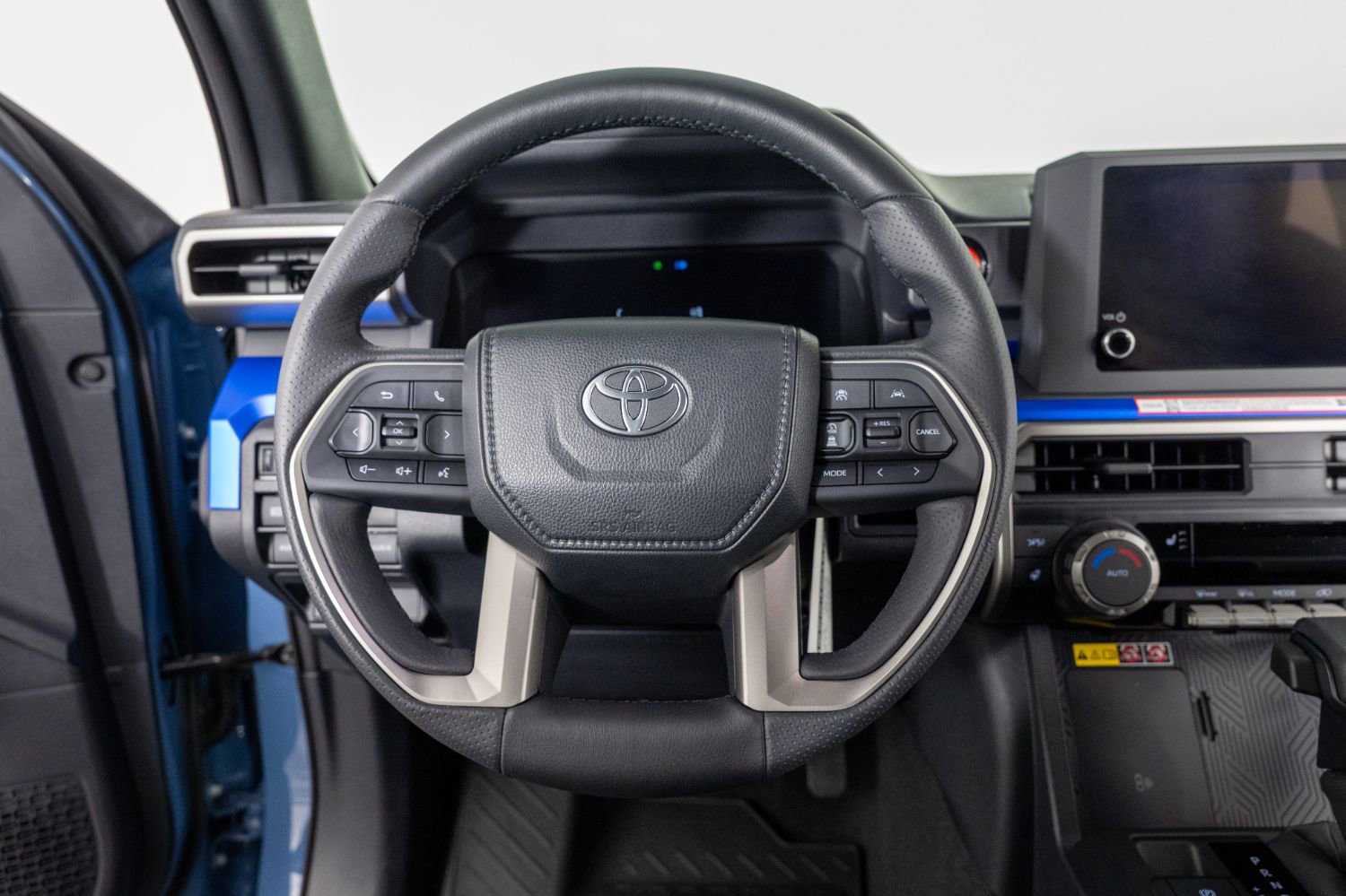 Used 2025 Toyota 4Runner TRD Off-Road image 30