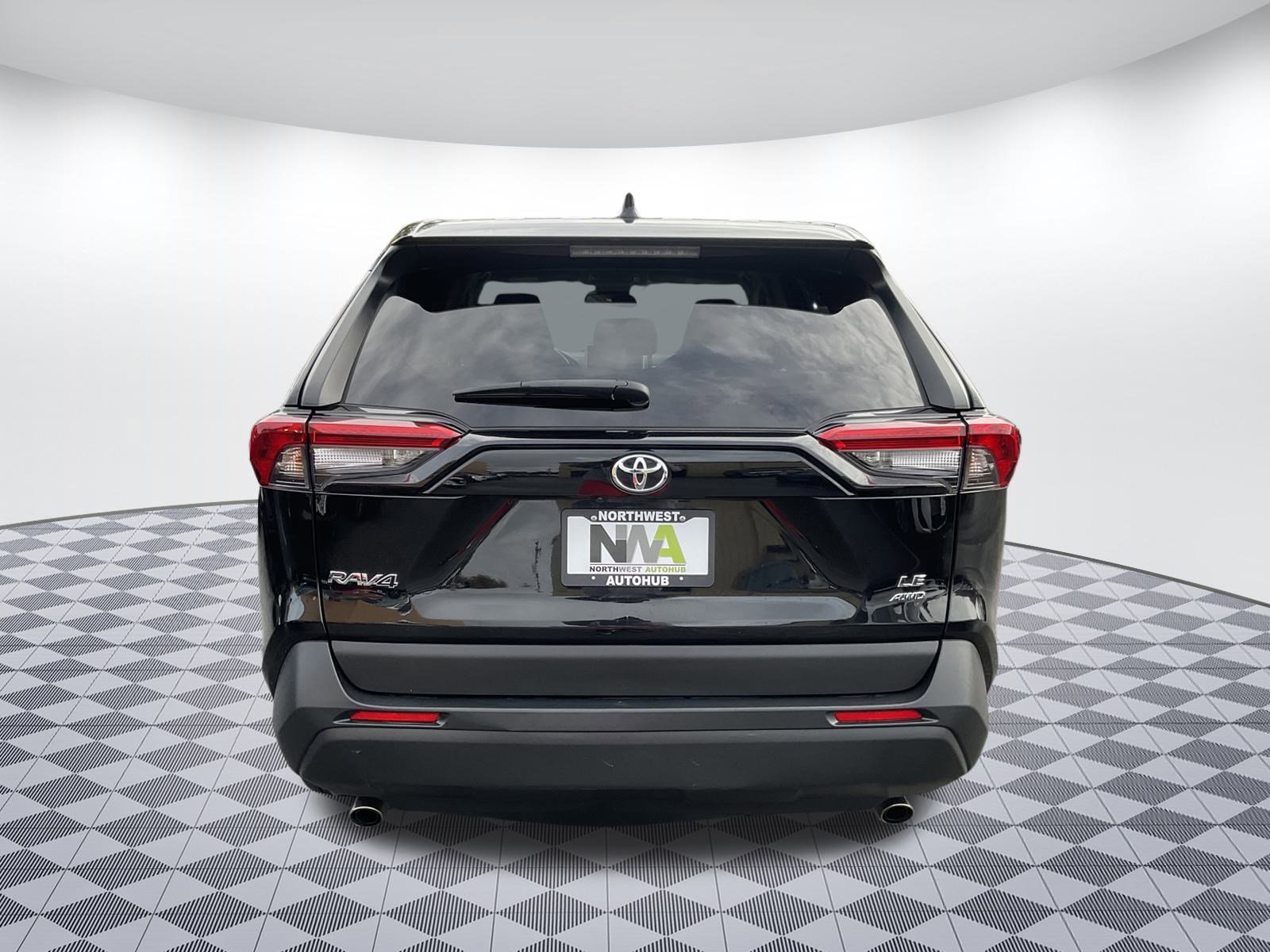 Used 2024 Toyota RAV4 LE image 4