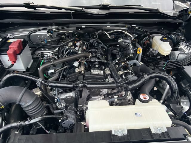 Used 2025 Toyota 4Runner SR5 AWD/4WD image 30