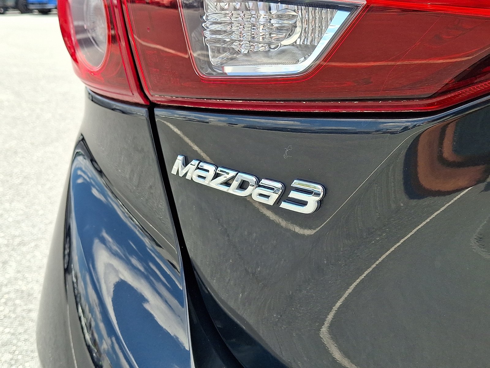 Used 2018 MAZDA MAZDA3 Grand Touring w/ Premium Equipment Package FWD image 29