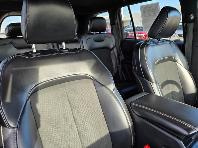 Used 2025 Jeep Grand Cherokee Altitude AWD/4WD image 18