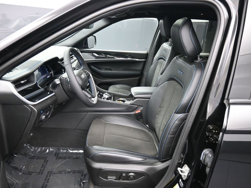 Used 2024 Jeep Grand Cherokee Trailhawk image 20