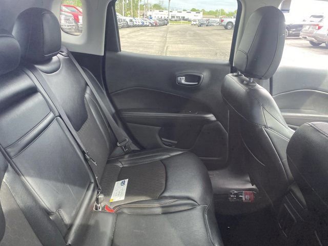 Used 2018 Jeep Compass Latitude w/ Popular Equipment Group image 9