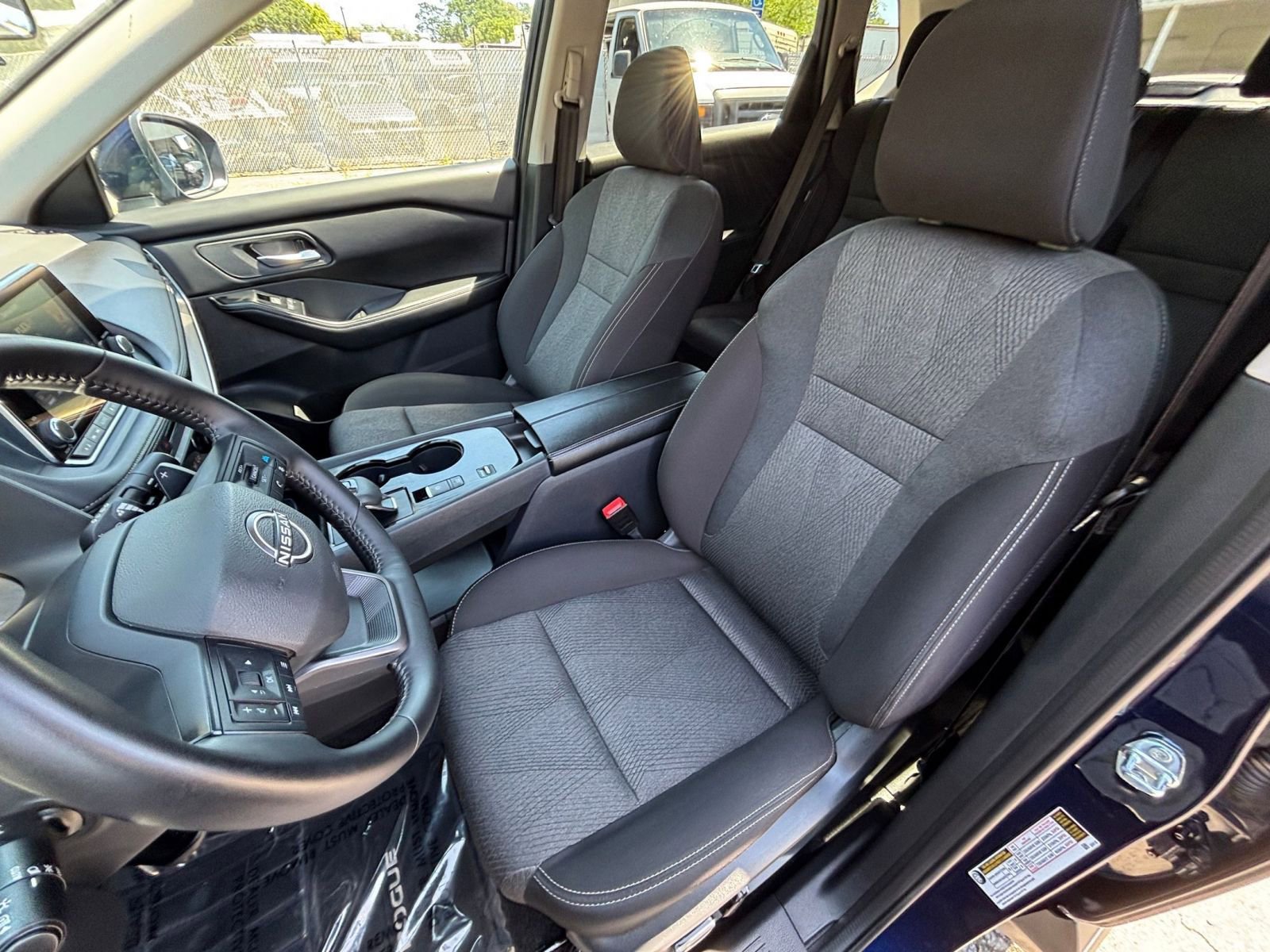 Used 2025 Nissan Rogue SV FWD image 38