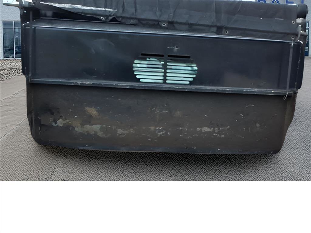 Used 1999 Ford F550 2WD Regular Cab Super Duty image 9