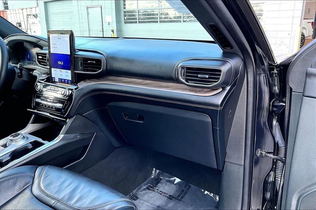 Used 2022 Ford Explorer Platinum w/ Equipment Group 601A image 15