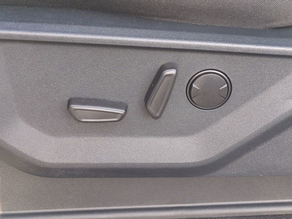 New 2025 Ford F150 XLT w/ Equipment Group 302A MID image 21