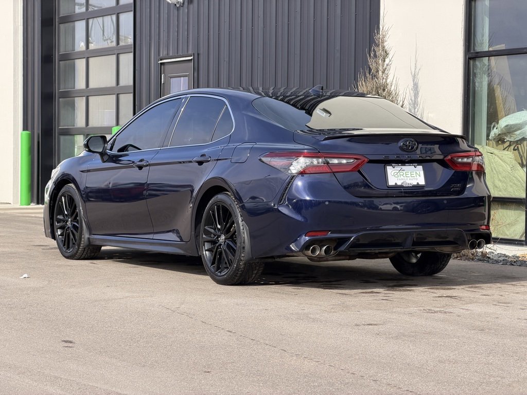 Used 2021 Toyota Camry XSE image 3