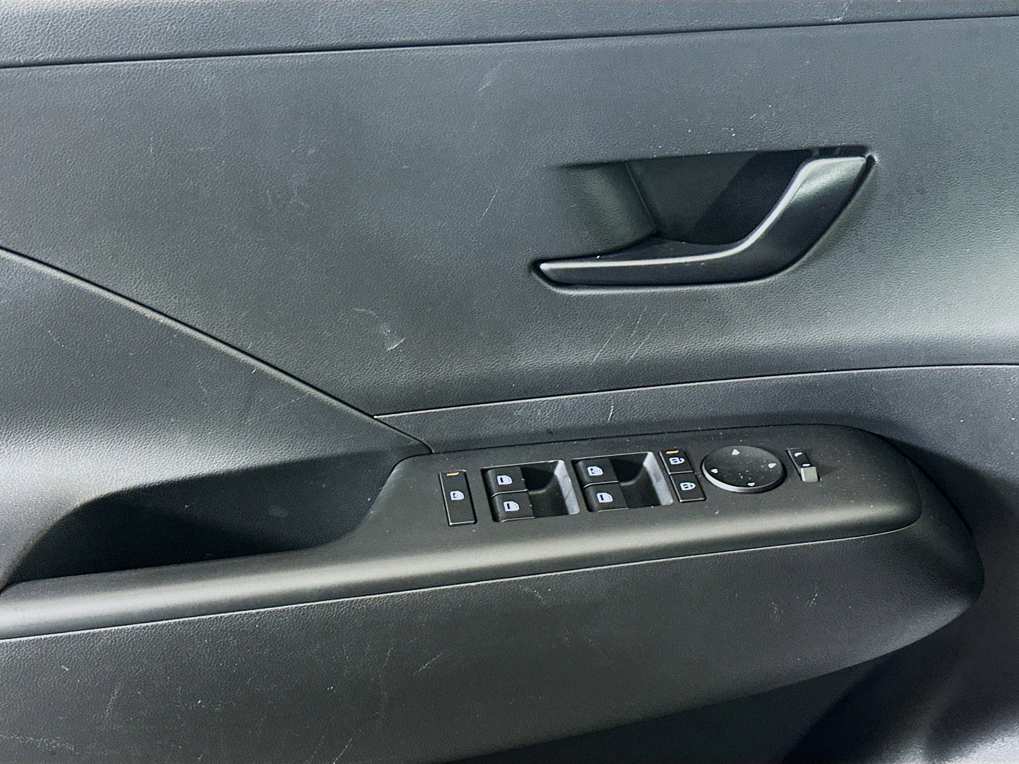 Used 2025 Hyundai Kona SEL image 15