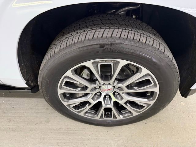 New 2026 GMC Yukon XL Denali w/ Sun & Power Step Package image 4