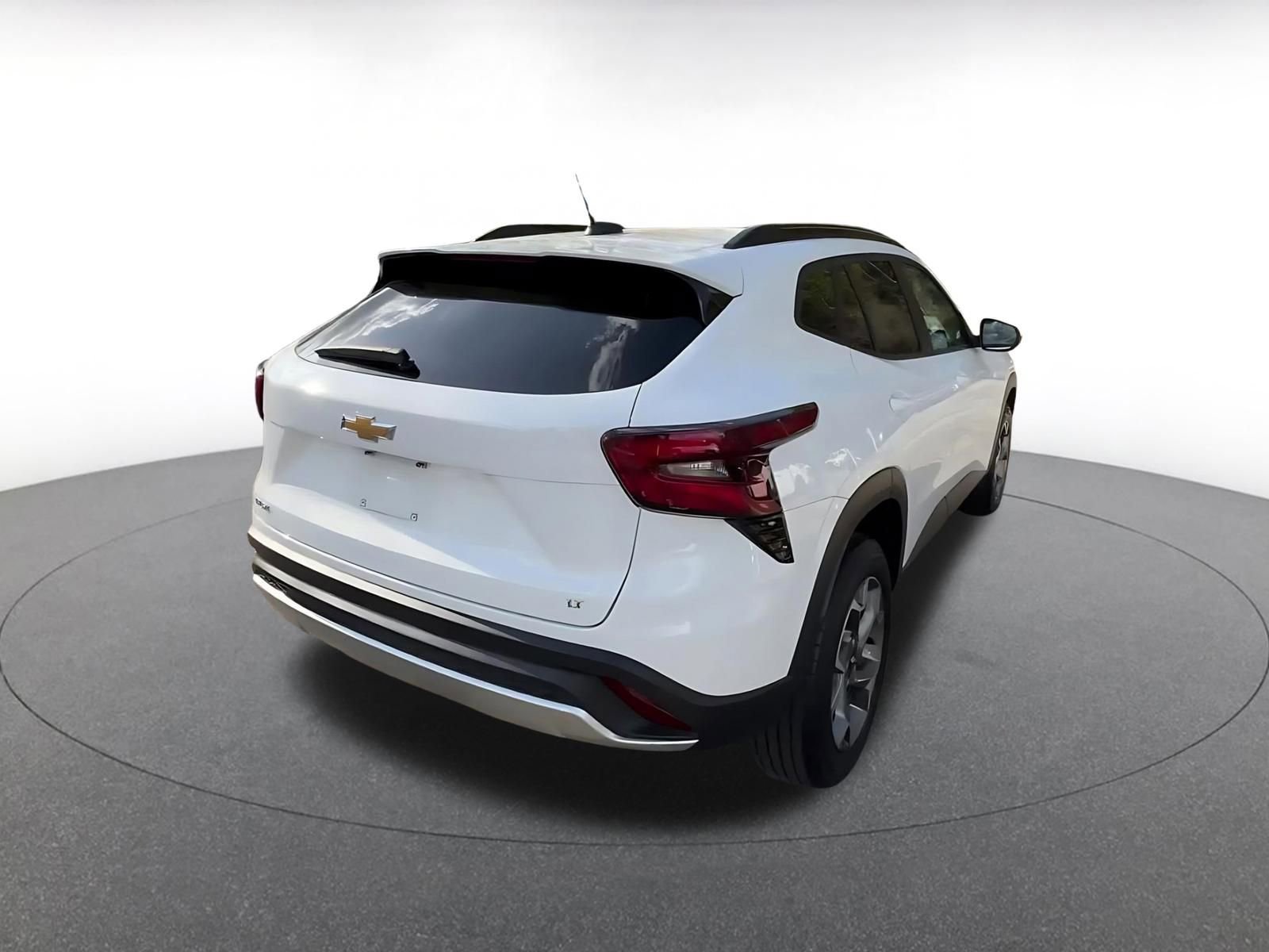 Used 2025 Chevrolet Trax LT image 14