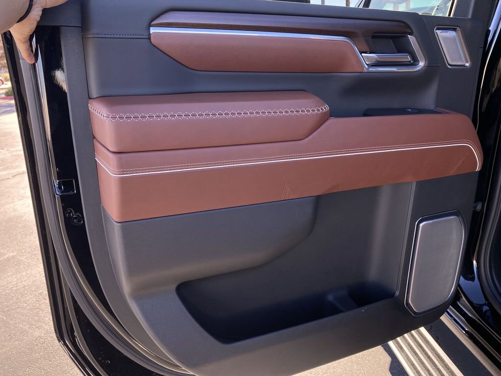 New 2026 GMC Sierra 2500 Denali Ultimate w/ LPO, Black Badging Package image 35