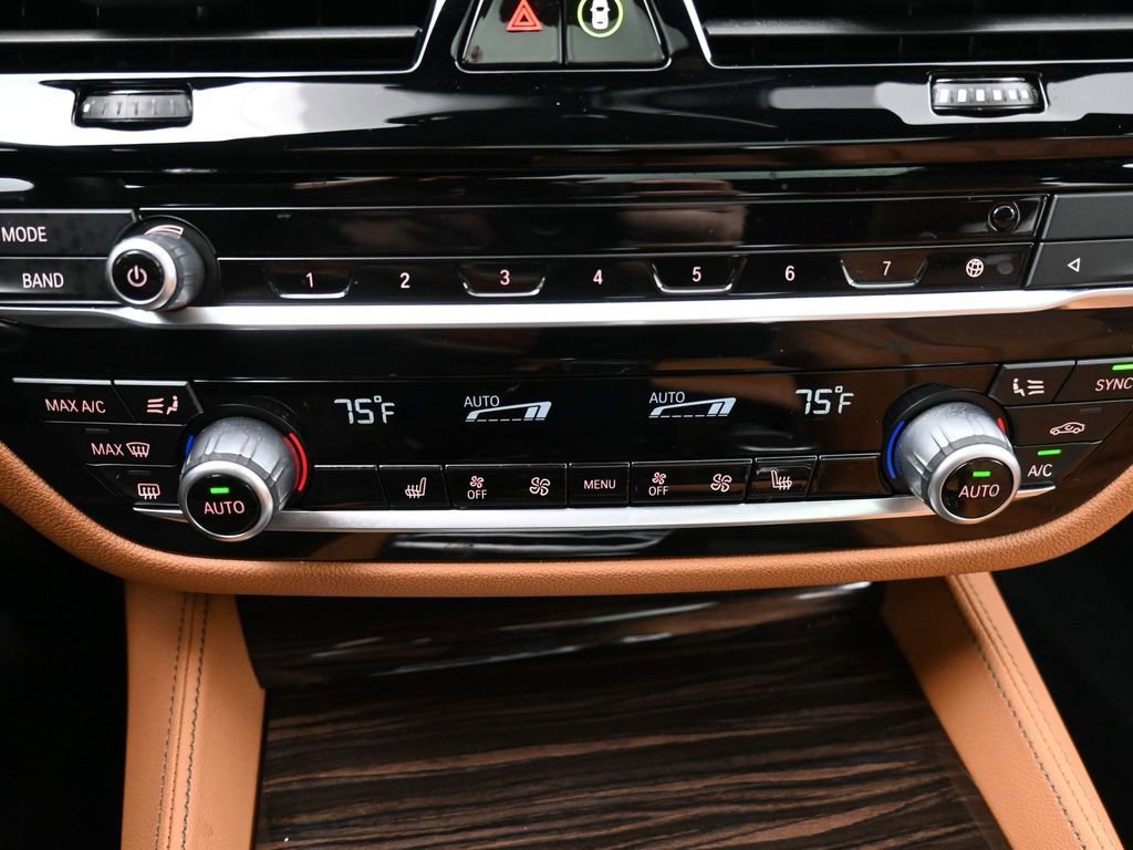 Used 2023 BMW 540i xDrive w/ M Sport Package image 17