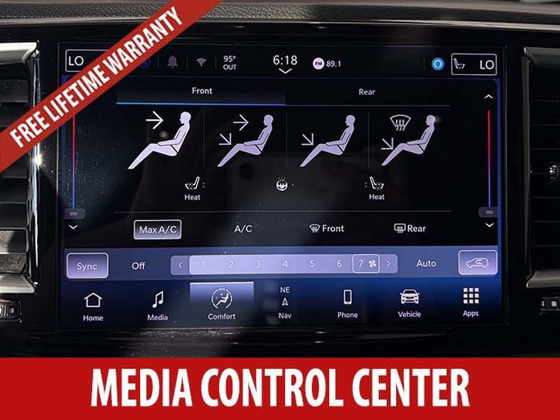 Used 2024 Chrysler Pacifica Limited FWD image 12