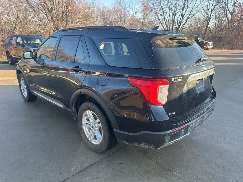 Used 2022 Ford Explorer XLT w/ Equipment Group 202A image 9