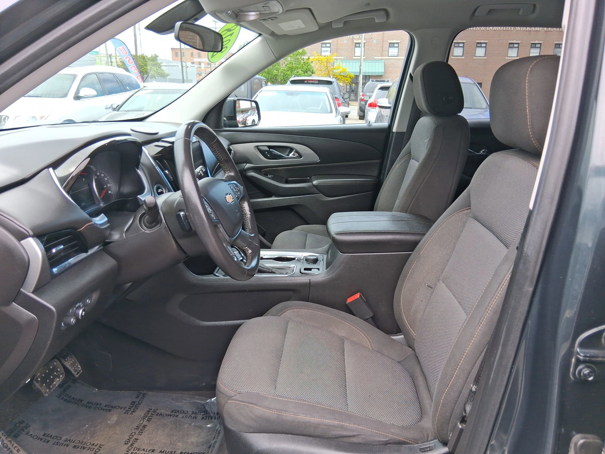 Used 2018 Chevrolet Traverse LT FWD image 13