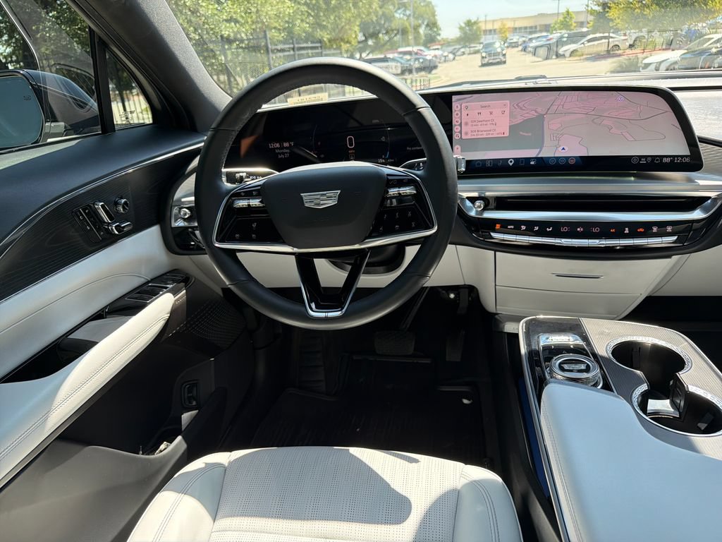 Used 2024 Cadillac Lyriq Luxury AWD/4WD image 31