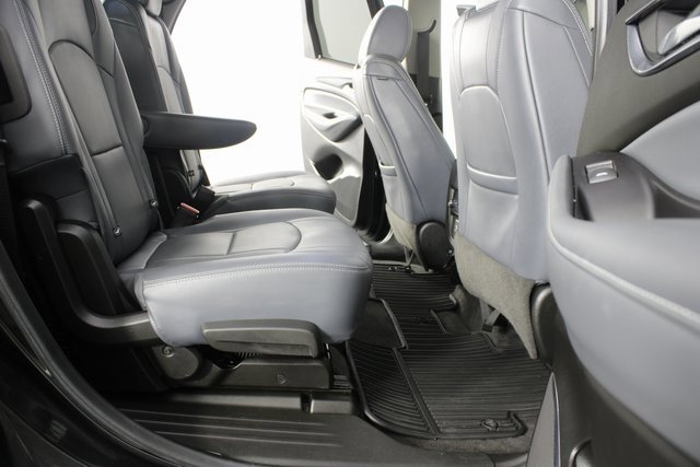 Used 2020 Buick Enclave Essence w/ LPO, Luxury Package image 21