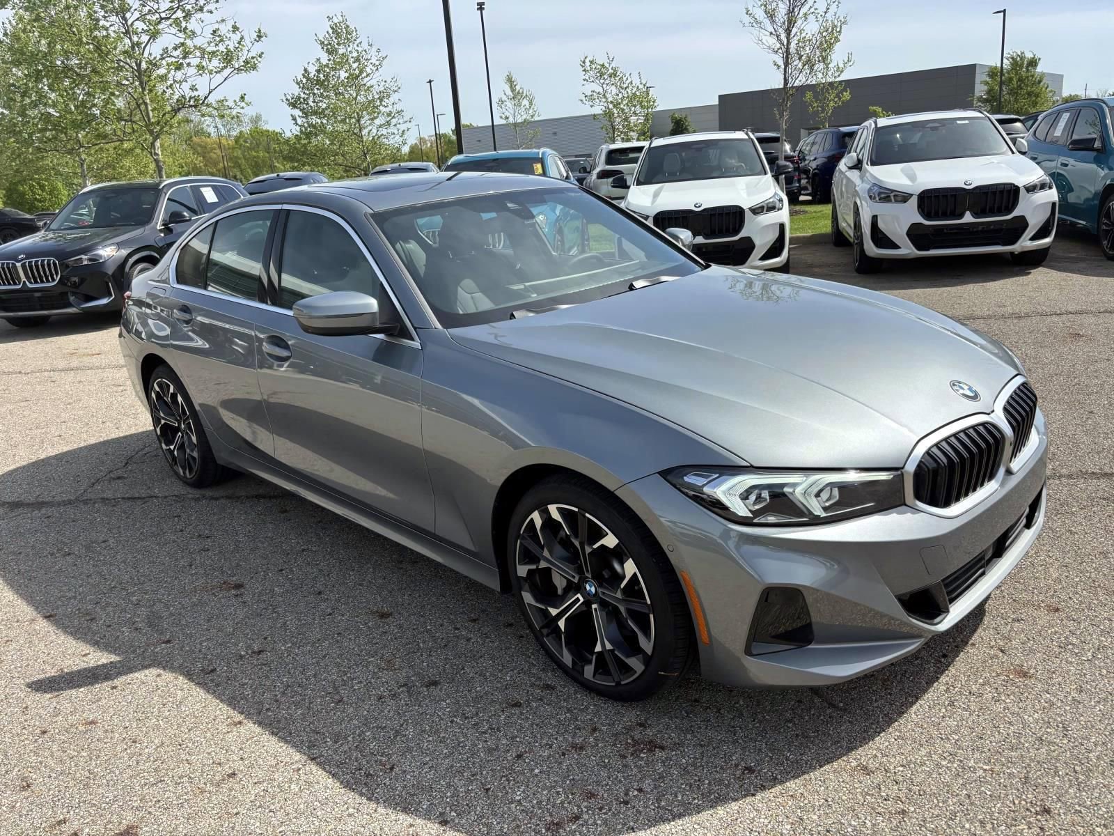 Used 2025 BMW 330i xDrive Sedan AWD/4WD image 3