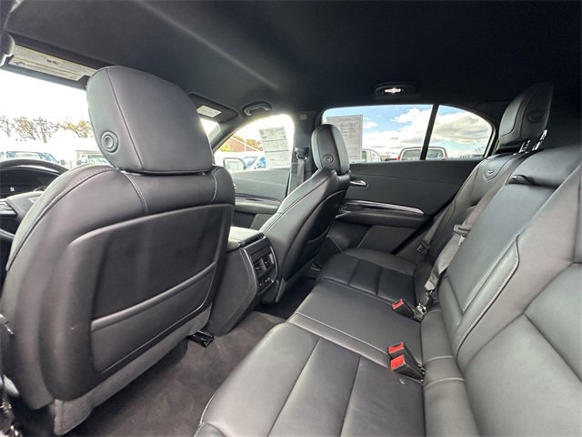 Used 2022 Cadillac XT4 Luxury w/ Cold Weather Package image 18