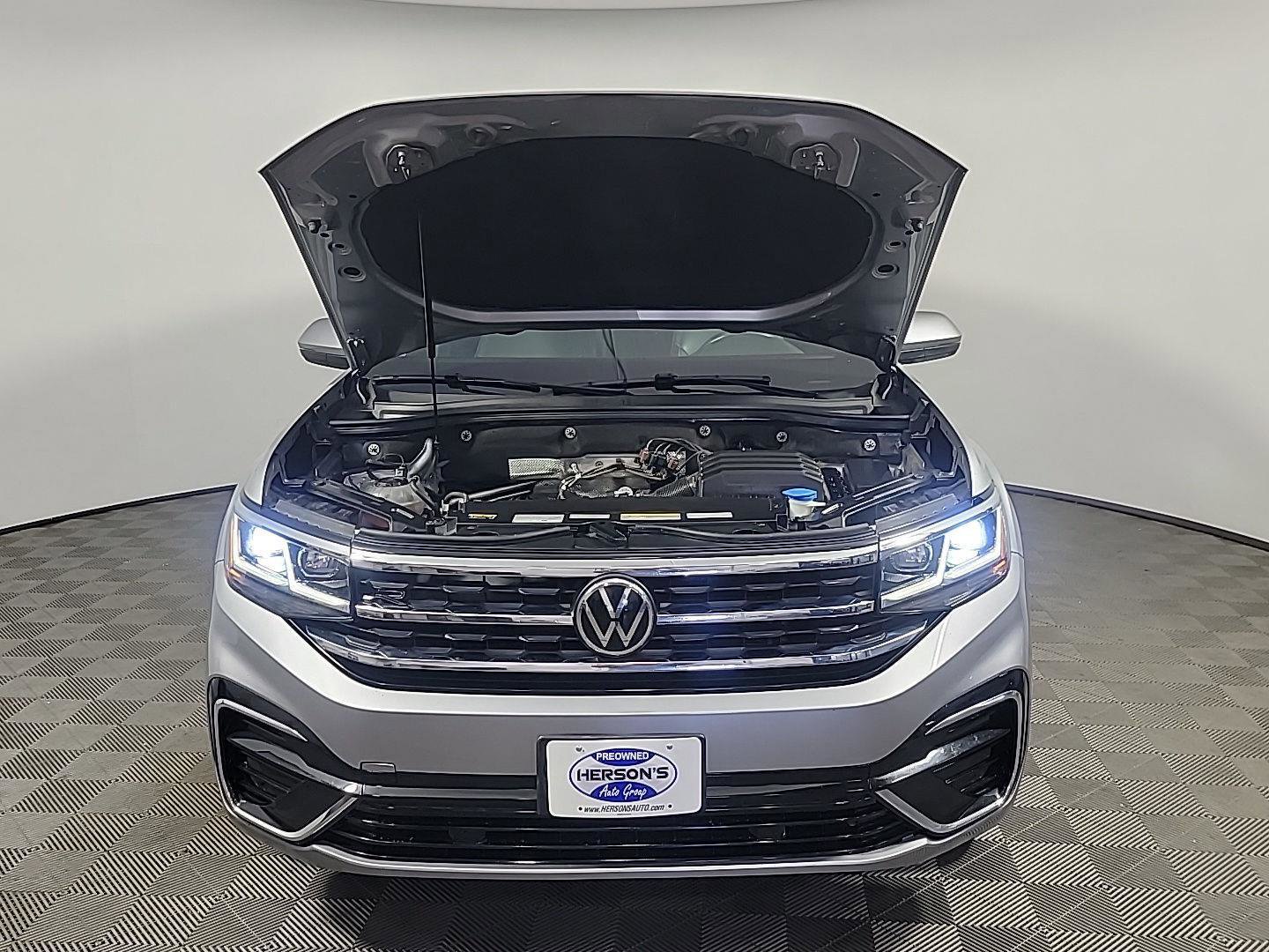 Used 2022 Volkswagen Atlas SEL R-Line image 14