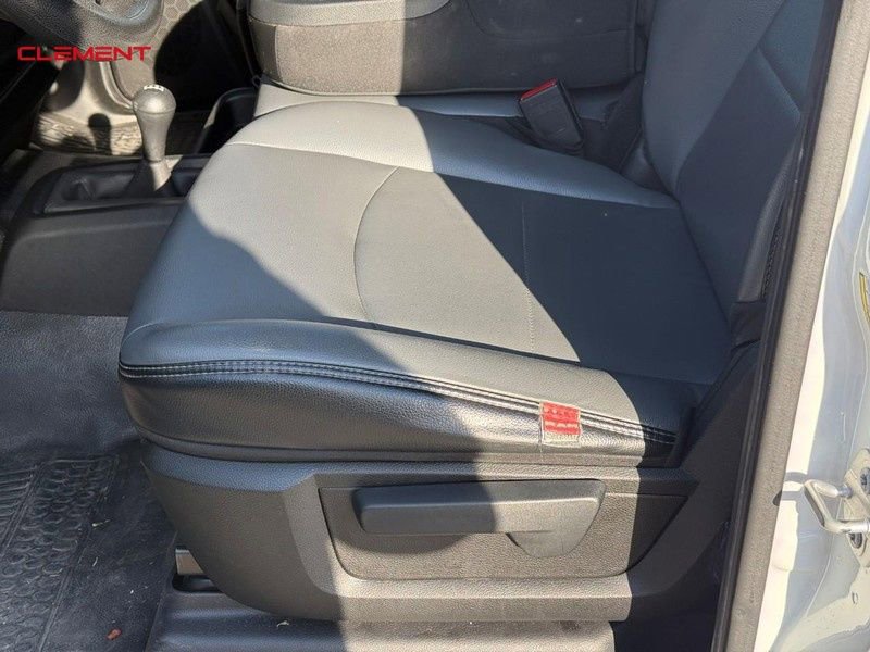 Used 2022 RAM 2500 Tradesman w/ Chrome Appearance Group AWD/4WD image 19