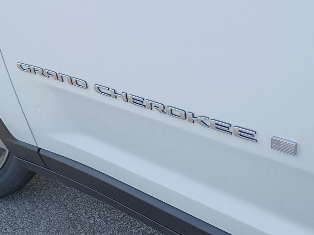 New 2026 Jeep Grand Cherokee L Limited AWD/4WD image 31