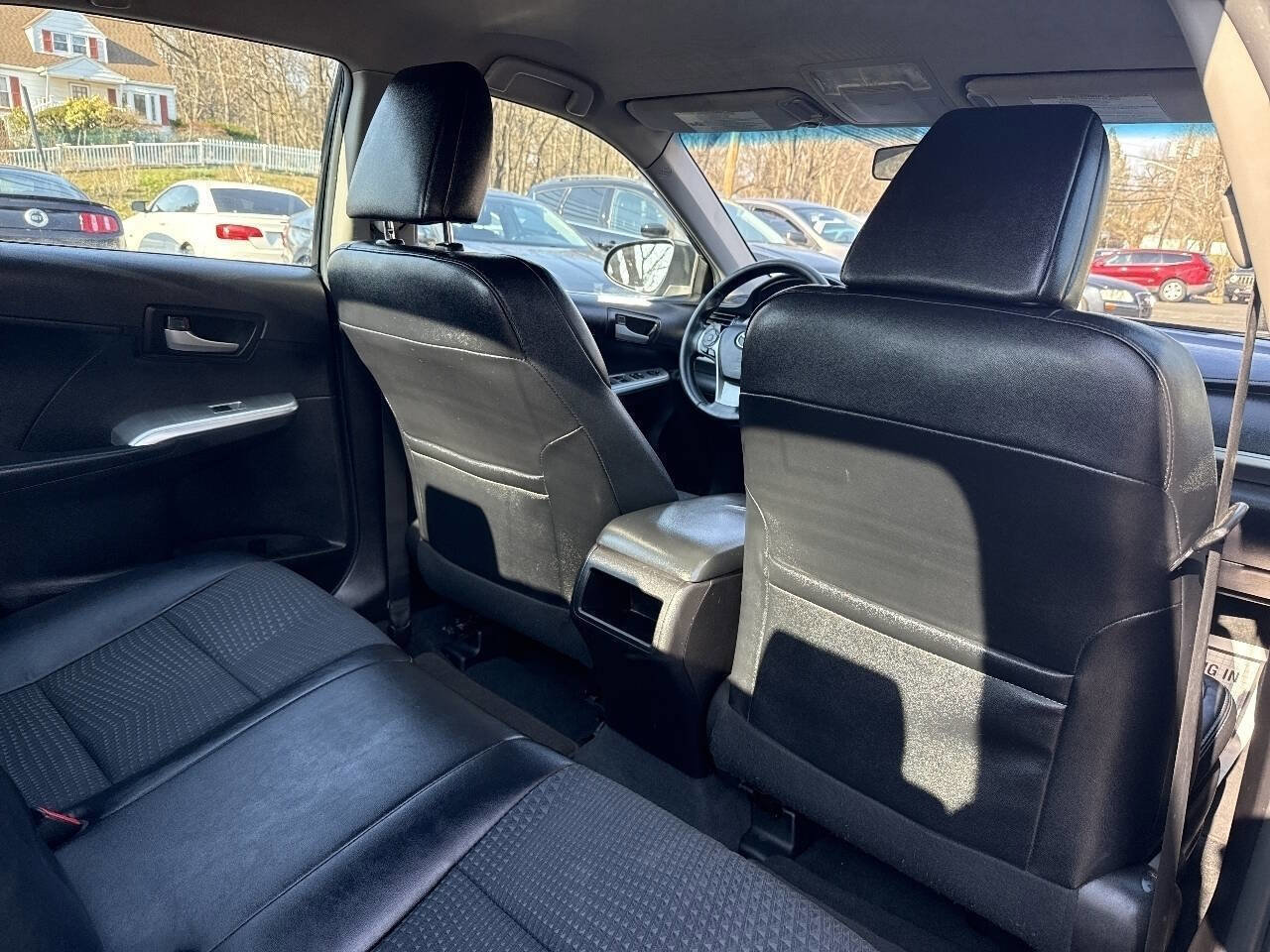 Used 2014 Toyota Camry SE FWD image 14